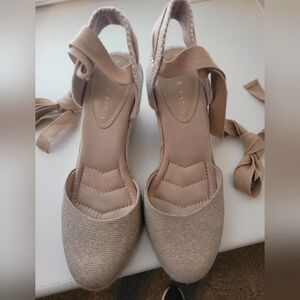 Kelly & Katie gold/tan sparkle Espadrille Wedges
